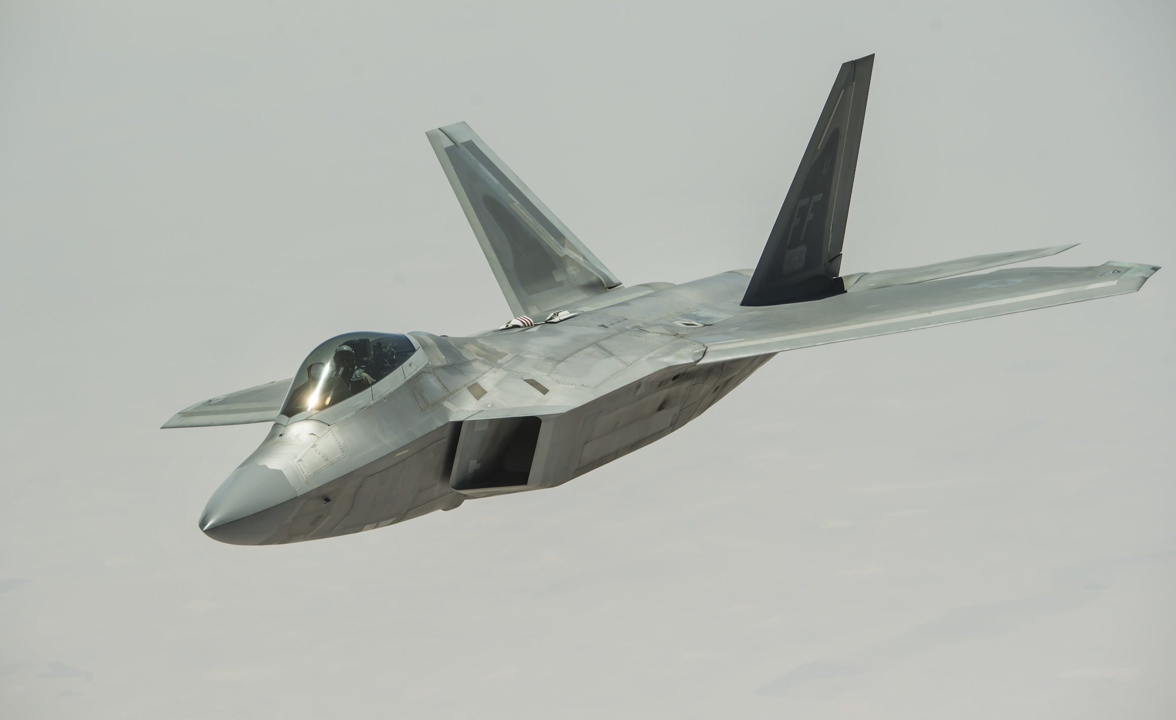 f-22-raptor-2663597