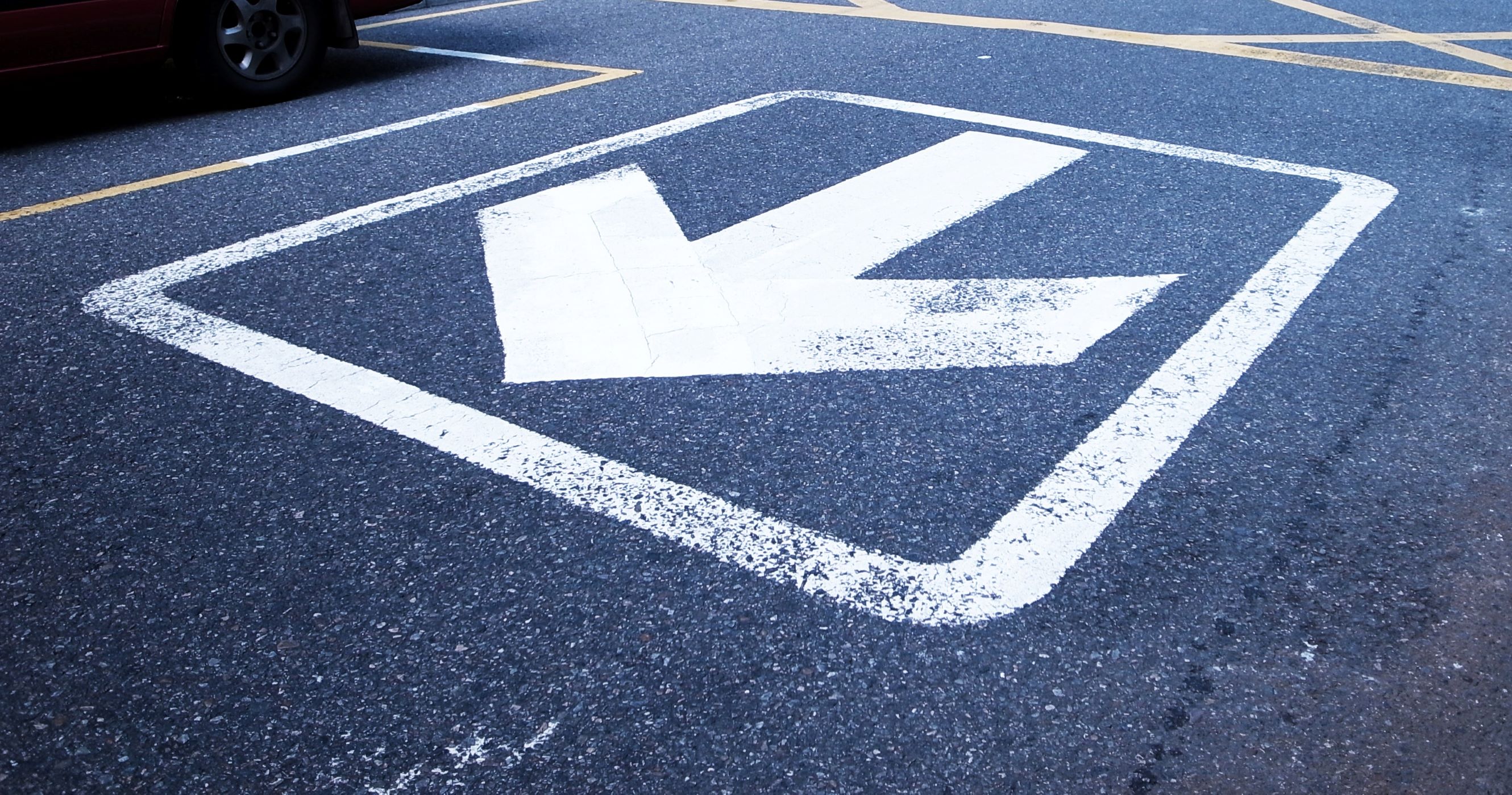 white-road-arrow-sign-117025
